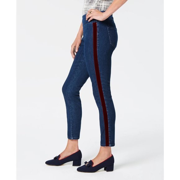 NWT Women Size 6 or 8 Charter Club Pull-On Tummy-Control Velvet Stripe Jeans NEW - Picture 1 of 4